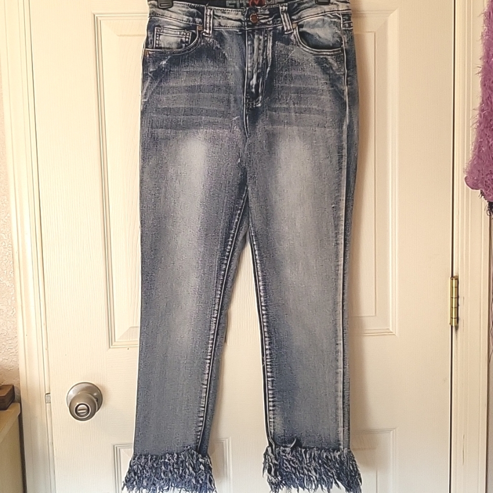 Super cute jeans!